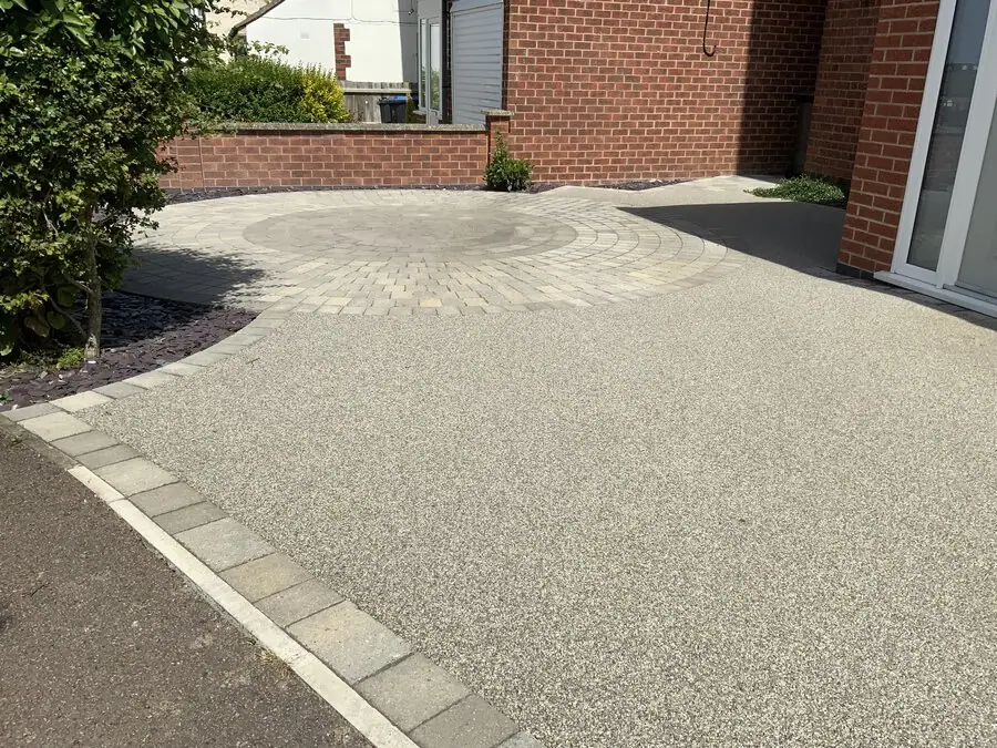 Resin driveway with a block paved circle detail